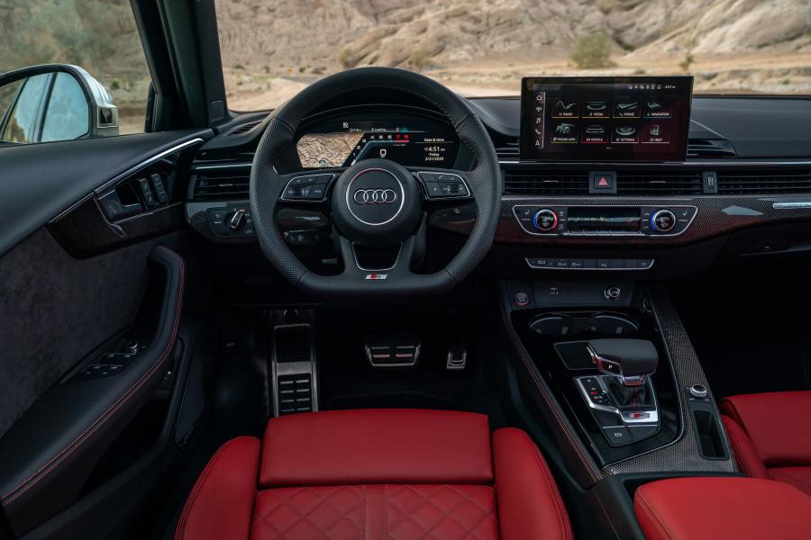 Торпедо Audi S4 Sedan TFSI (B9) 2020 года  (NA) (фото 19 из 54)